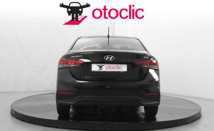 Hyundai Accent 1.5 U2 VGT 115 BVA Attractive
