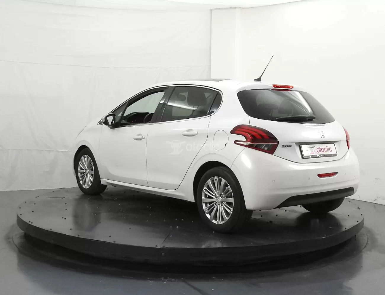 Peugeot 208 1.6 HDi 75 White Edition
