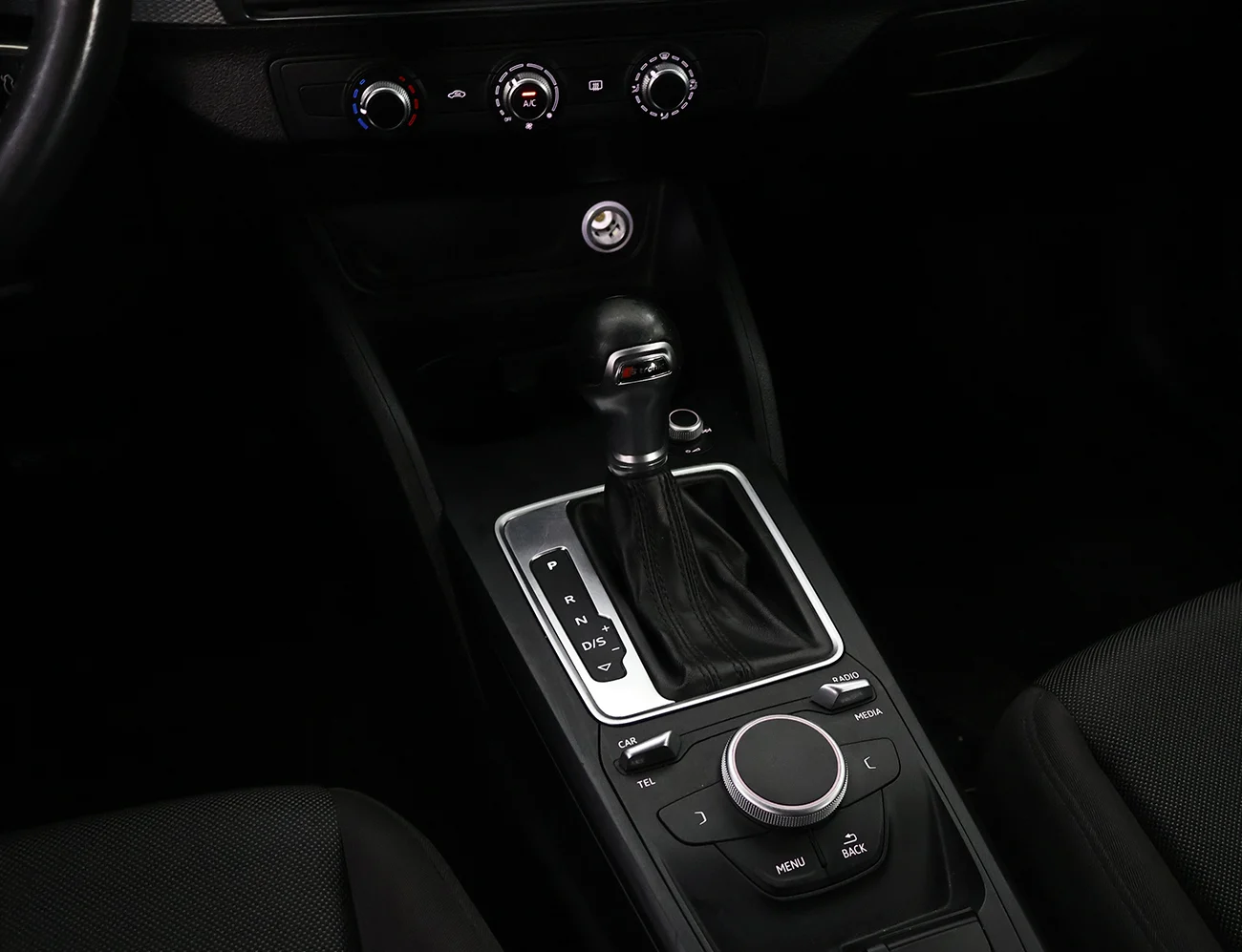 Audi Q2 2.0 TDI 143 Design S-Tronic 6