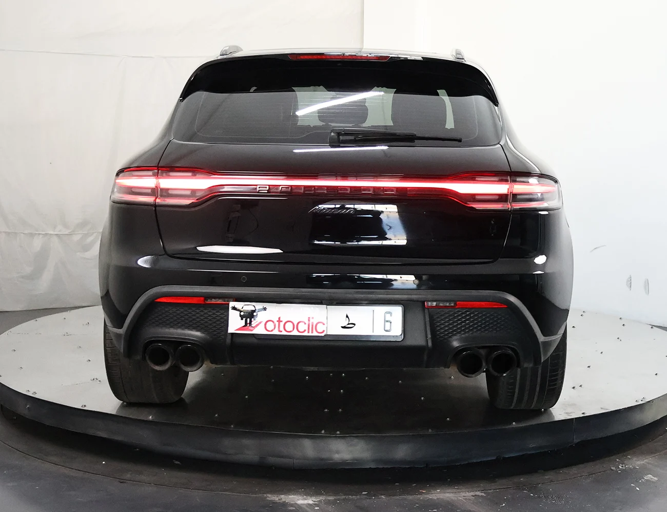 Porsche Macan Base