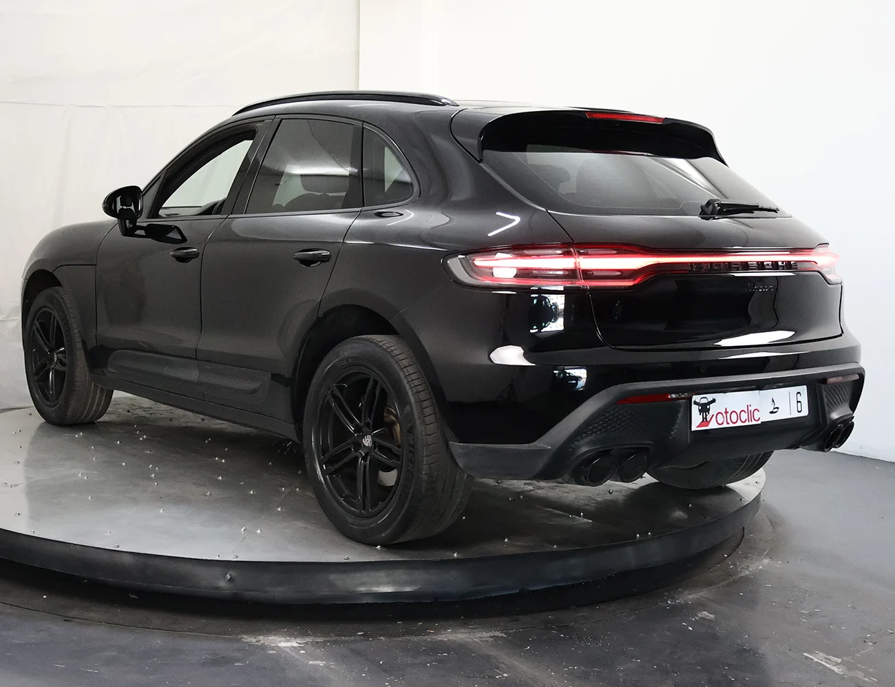 Porsche Macan Base