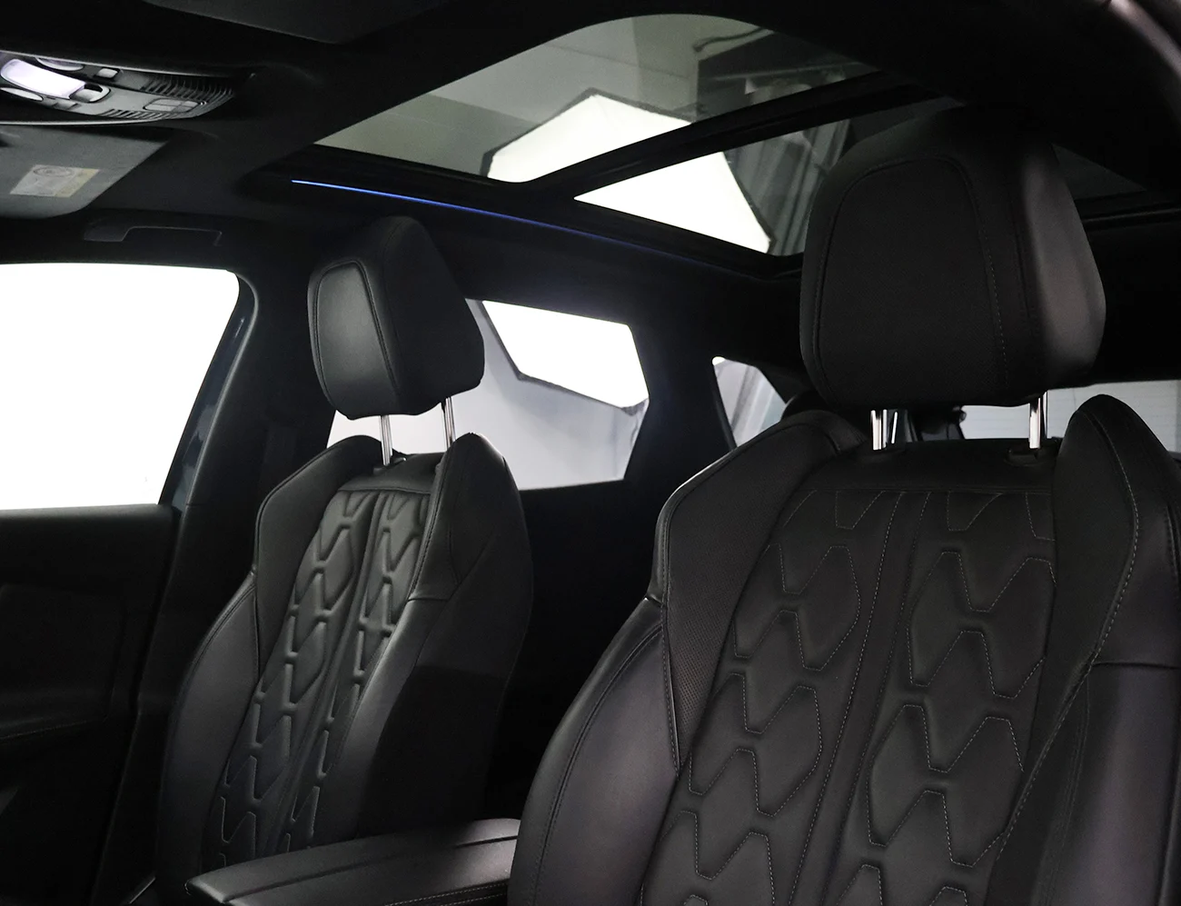 Peugeot 3008 2.0 HDi150 EAT8 GT line BLACK PACK