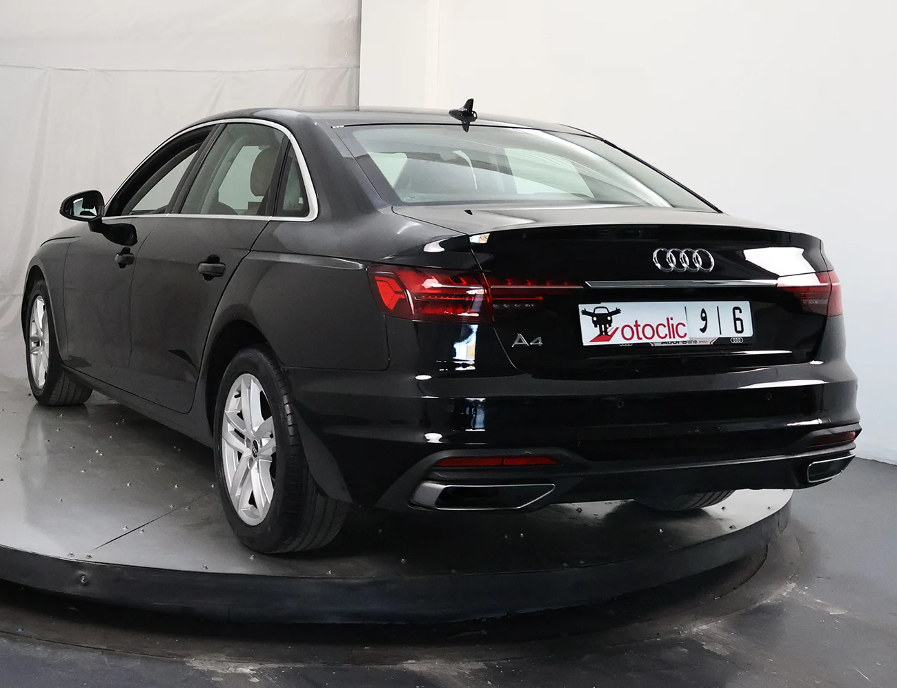Audi A4 2.0 TDI 150 Premium S-tronic 7
